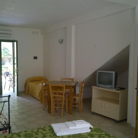 Family Village Otranto Алимини Екстериор снимка