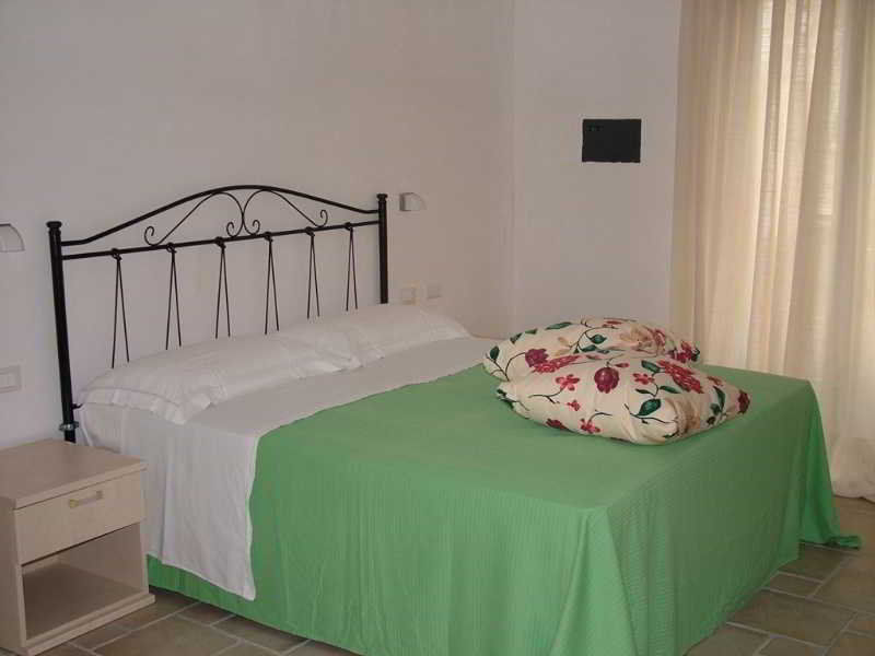 Family Village Otranto Алимини Екстериор снимка