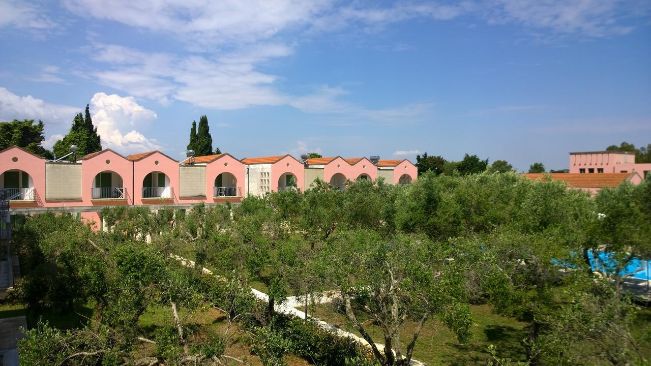 Family Village Otranto Алимини Екстериор снимка
